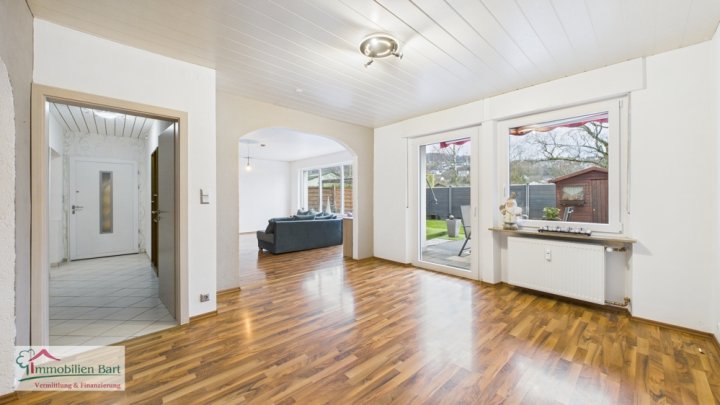 MERZIG: STADTNAHE DUPLEX-WOHNUNG MIT GARTEN UND 3 SCHLAFZIMMERN!