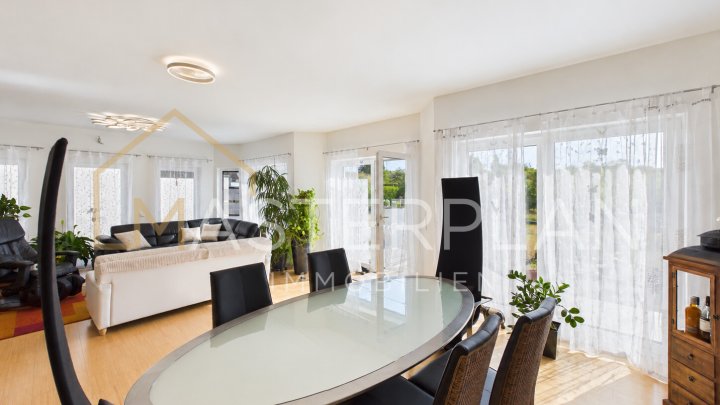 Modernisiertes Einfamilienhaus mit sonniger Dachterrasse