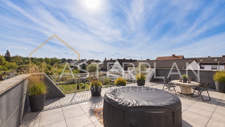 Modernisiertes Einfamilienhaus mit sonniger Dachterrasse