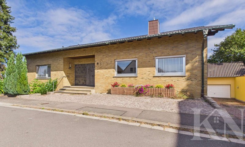 Großzügiges Einfamilienhaus mit Einliegerwohnung, 1.018 m² Grundstück und Weitblick in Riegelsberg!
