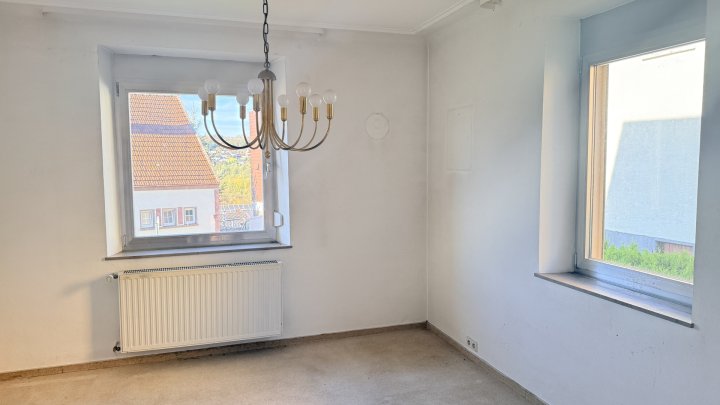 Freistehendes Einfamilienhaus mit großem Garten und viel Gestaltungspotenzial in Nalbach-Bilsdorf