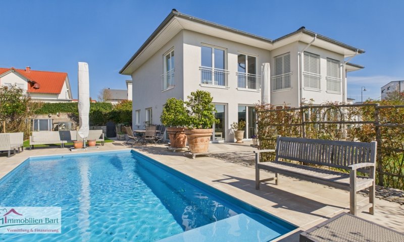 DESIGNERVILLA MIT POOL AN DER LUXEMBURGISCHEN GRENZE!