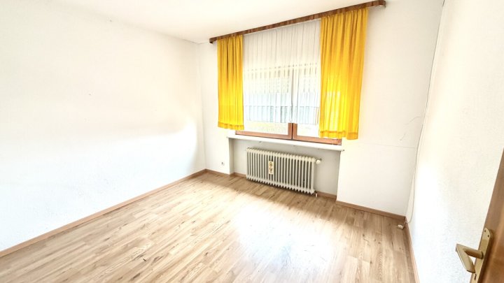 Einfamilienhaus mit Einliegerwohnung in ruhiger, naturnaher Höhenlage