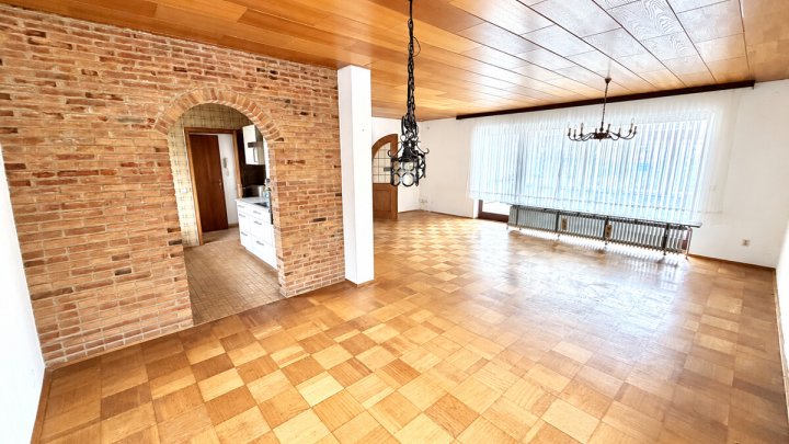 Einfamilienhaus mit Einliegerwohnung in ruhiger, naturnaher Höhenlage