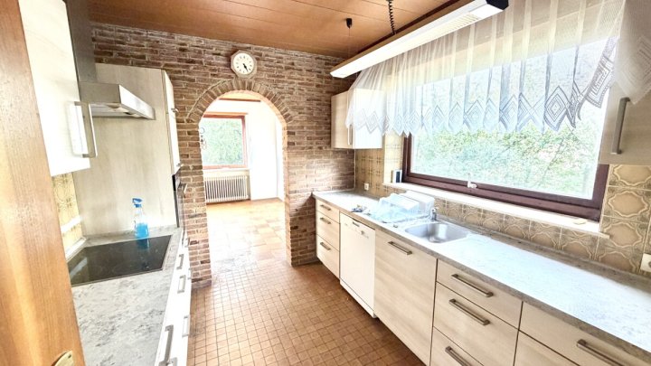 Einfamilienhaus mit Einliegerwohnung in ruhiger, naturnaher Höhenlage