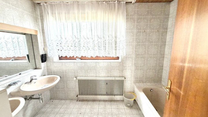 Einfamilienhaus mit Einliegerwohnung in ruhiger, naturnaher Höhenlage