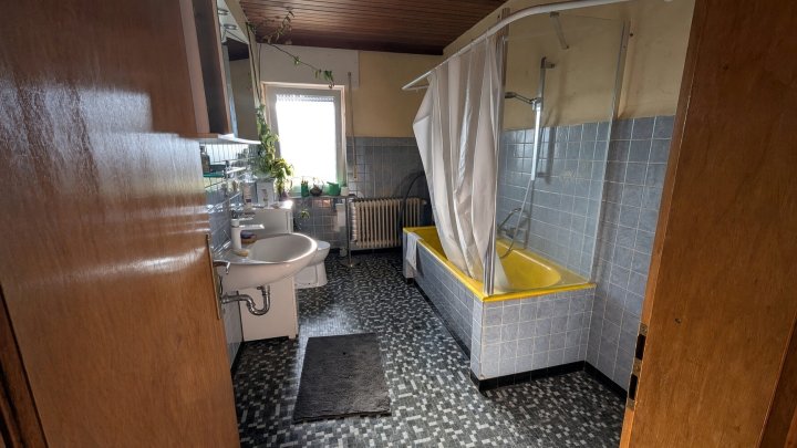 Direkt bezugsbereite Doppelhaushälfte in ruhiger Lage mit Garten und Terrasse