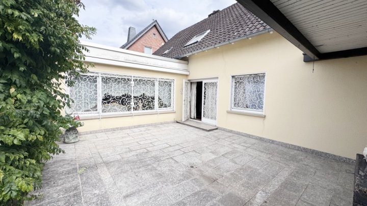 Freistehendes 1 FH mit Garten & Garage in Top Lage von St. Ingbert-Süd!
