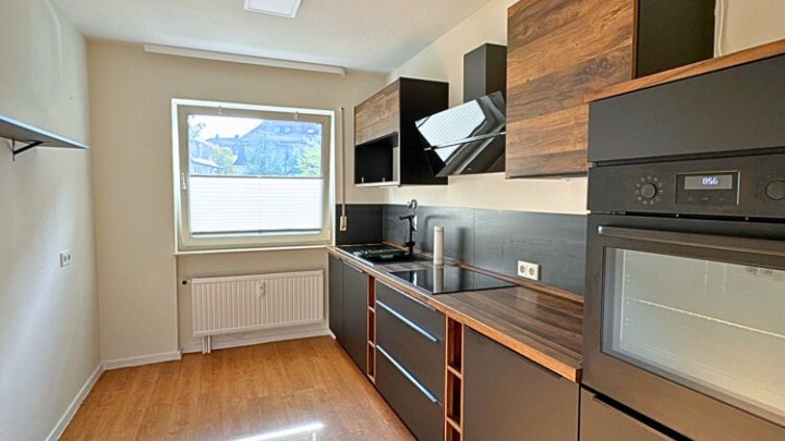 Renovierte 2-ZKB mit EBK, Balkon + Tiefgarage, Spitzenlage am Rotenbühl