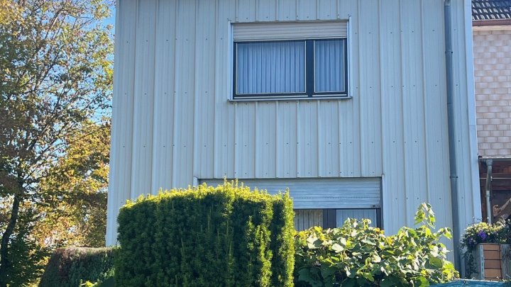  Sanierungsbedürftiges Reihenendhaus mit 2 Garagen in ruhiger Wohnsiedlung - Viel Platz und Gestaltungspotenzial in Völklingen-Ludweiler
