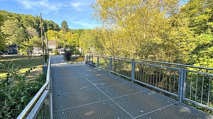 Modernes Gebäudeensemble in diskreter Alleinlage, provisionsfrei