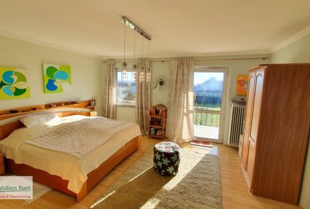 Schlafzimmer mit Ankleide OG 