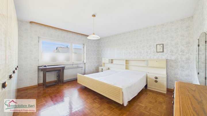 GRENZE LUXEMBURG: 5 SCHLAFZIMMER / 2 BÄDER / 3 GARAGEN IN PERL-BESCH!