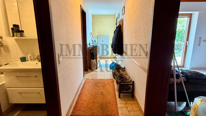 FREISTEHENDES 4-FAMILIENHAUS MIT 3 BALKONEN, TERRASSE, GARTEN & GARAGE IN SULZBACH