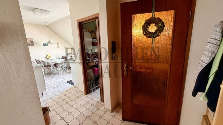 FREISTEHENDES 4-FAMILIENHAUS MIT 3 BALKONEN, TERRASSE, GARTEN & GARAGE IN SULZBACH