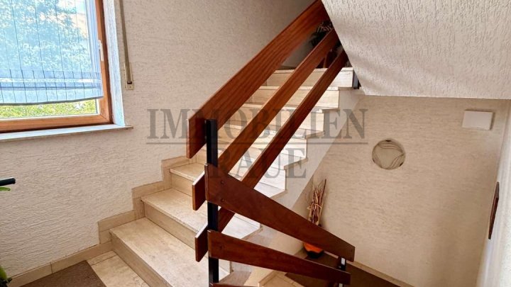 FREISTEHENDES 4-FAMILIENHAUS MIT 3 BALKONEN, TERRASSE, GARTEN & GARAGE IN SULZBACH
