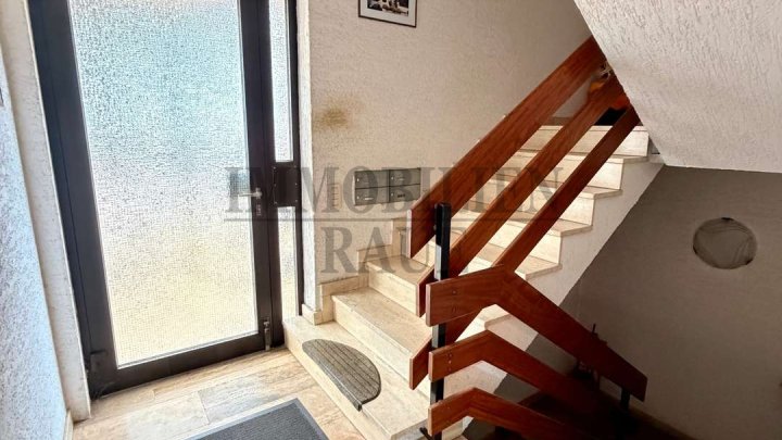 FREISTEHENDES 4-FAMILIENHAUS MIT 3 BALKONEN, TERRASSE, GARTEN & GARAGE IN SULZBACH