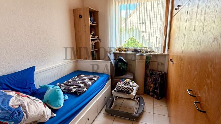 FREISTEHENDES 4-FAMILIENHAUS MIT 3 BALKONEN, TERRASSE, GARTEN & GARAGE IN SULZBACH