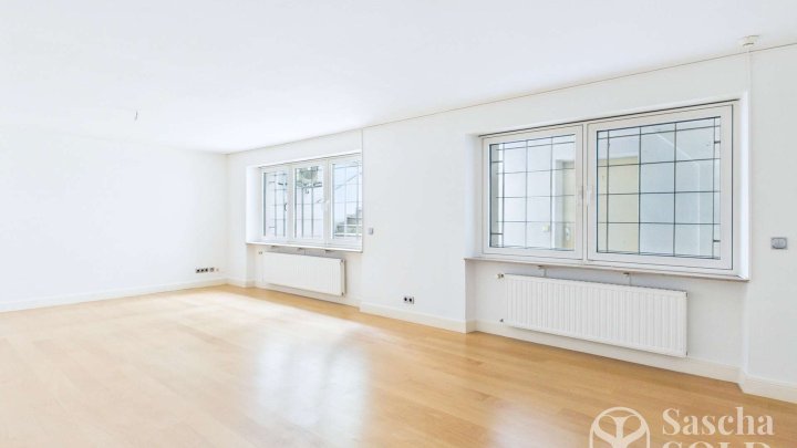 Villa in Bestlage von St. Ingbert – mit Parkgarten, großzügigem Wintergarten, Hallenbad und Sauna