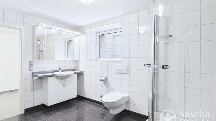 Villa in Bestlage von St. Ingbert – mit Parkgarten, großzügigem Wintergarten, Hallenbad und Sauna