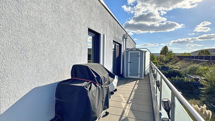 Neuwertiges luxuriöses Penthouse, Dachterrasse + 2 TG-Stellplätze
