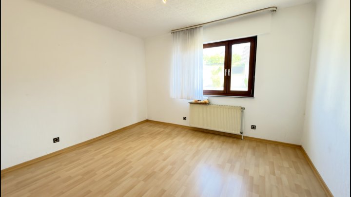 Viel Platz für Ihre Wohnideen – großzügiges Zweifamilienhaus auf 1.487 m² Grundstück