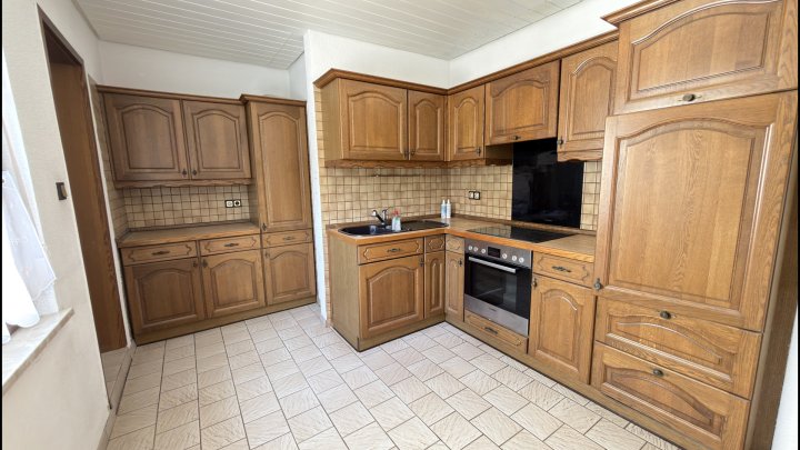 Viel Platz für Ihre Wohnideen – großzügiges Zweifamilienhaus auf 1.487 m² Grundstück