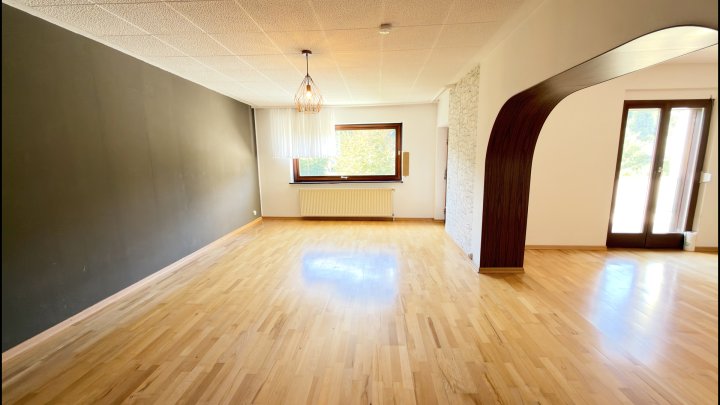 Viel Platz für Ihre Wohnideen – großzügiges Zweifamilienhaus auf 1.487 m² Grundstück