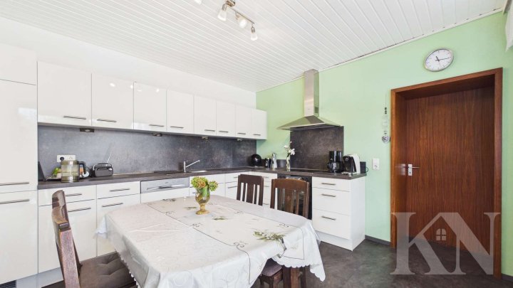 Doppelhaushälfte mit großzügigem Flächenangebot in Saarwellingen