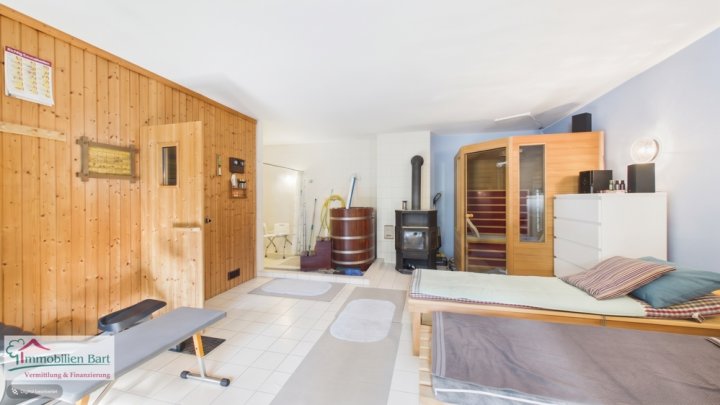 MERZIG: BESONDERES ARCHITEKTENWOHNHAUS + EINLIEGERWOHNUNG + WELLNESSBEREICH!