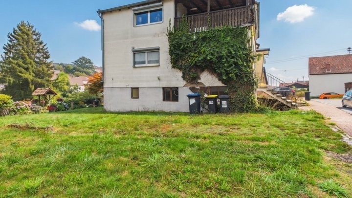 Großzügiges Haus mit Modernisierungsbedarf und viel Gestaltungsspielraum