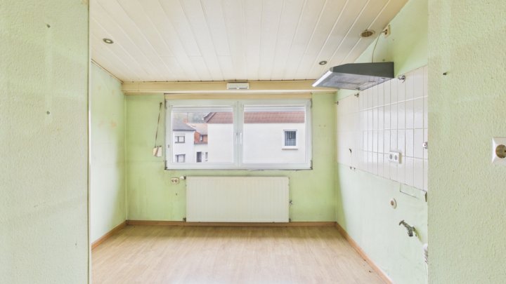 Großzügiges Haus mit Modernisierungsbedarf und viel Gestaltungsspielraum