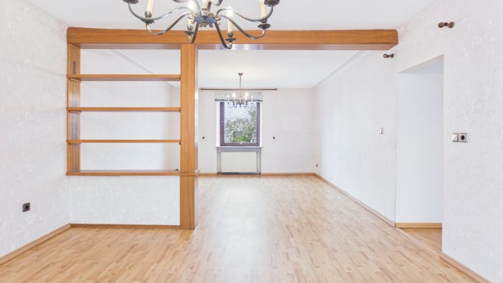 Großzügiges Haus mit Modernisierungsbedarf und viel Gestaltungsspielraum