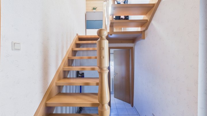 Ein Zuhause für die ganze Familie – Doppelhaushälfte in Holz