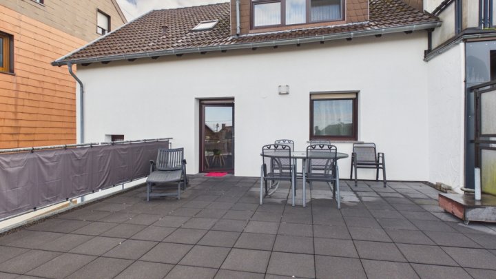 Ein Zuhause für die ganze Familie – Doppelhaushälfte in Holz