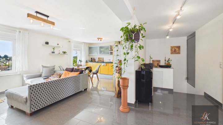 Großzügiges Familienhaus mit Einliegerwohnung und Fernblick über Quierschied
