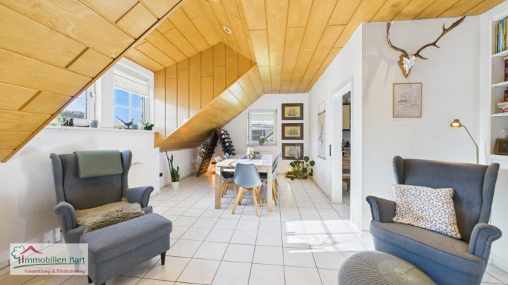 OBEN IST ES AM SCHÖNSTEN! GEPFLEGTE 86 M² WOHNUNG MIT 2 SZ!