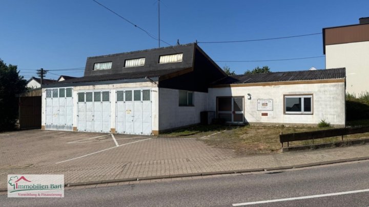 VIELSEITIG NUTZBARE IMMOBILIE MIT ANGRENZENDEM BAUGRUNDSTÜCK IN ORSCHOLZ