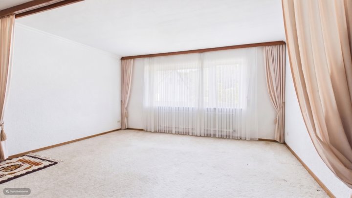 METTLACH:GEPFLEGTES WOHNHAUS MIT TERRASSE UND BALKON / GARTEN / GARAGE + EINLIEGERWOHNUNG!
