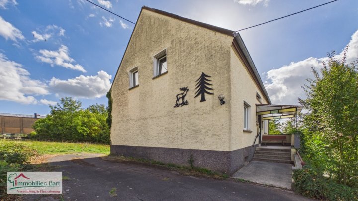 MERZIG - OT: FREISTEHENDES WOHNHAUS MIT WEITBLICK