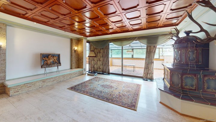 Großes Areal mit 480 m² Wohnhaus Ein-Dreifamilien und  2 Lagerhallen in ruhiger Lage von Urexweiler