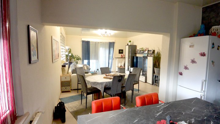 IN FRANKREICH: Walmdach-Bungalow mit Einliegerwohnung in kinderfreundlicher Straße