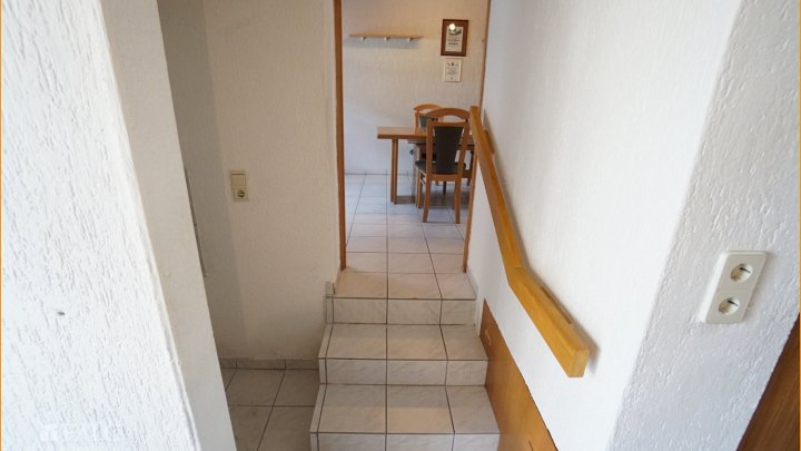 Schönes Bauernhaus mit Garage und Werkstatt zu verkaufen!