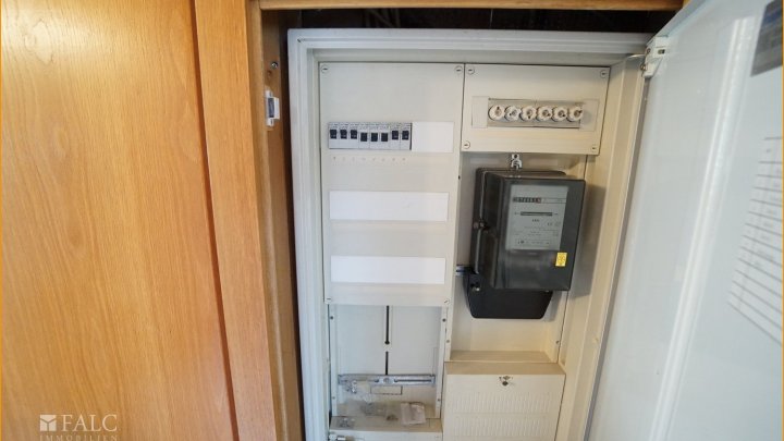 Schönes Bauernhaus mit Garage und Werkstatt zu verkaufen!