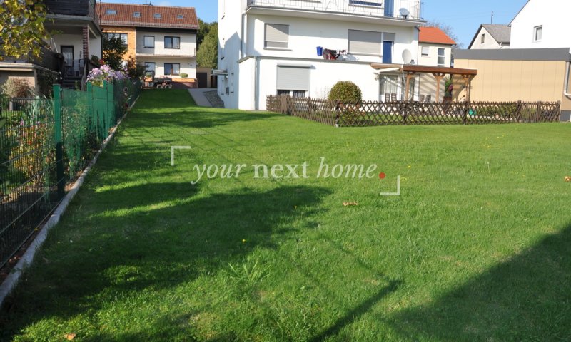 Erdgeschosswohnung mit schöner Aussicht und Garage