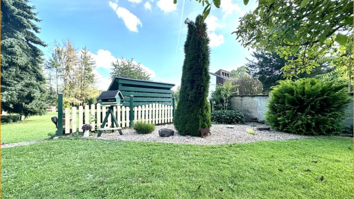 Hochwertige Immobilie mit 4 Top-Einheiten & Luxus-Gartenpark!