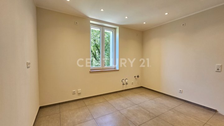 !!!!!! Achtung Reserviert !!!! Hochwertig modernisiertes 1-2FH,mit Garten & Garage in SB - Fechingen