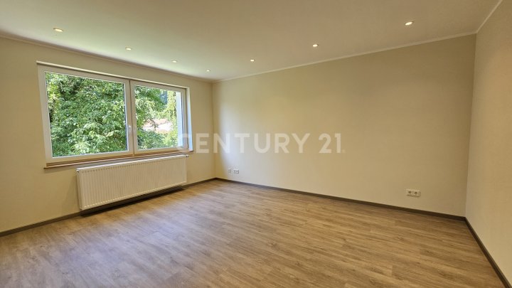 !!!!!! Achtung Reserviert !!!! Hochwertig modernisiertes 1-2FH,mit Garten & Garage in SB - Fechingen