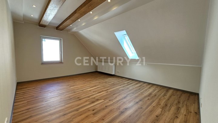 !!!!!! Achtung Reserviert !!!! Hochwertig modernisiertes 1-2FH,mit Garten & Garage in SB - Fechingen