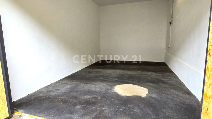 !!!!!! Achtung Reserviert !!!! Hochwertig modernisiertes 1-2FH,mit Garten & Garage in SB - Fechingen